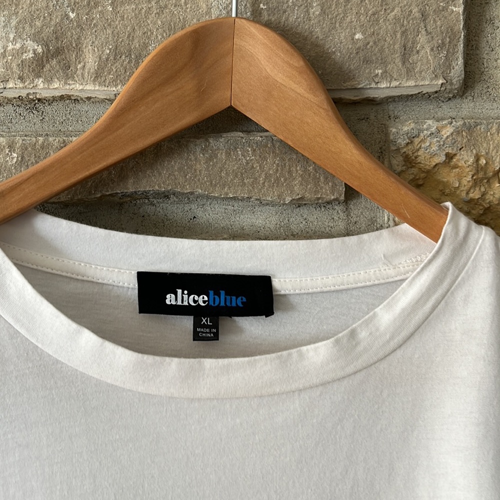 Alice Blue white tee with puffy sleeves size XL - Picture 3 of 9